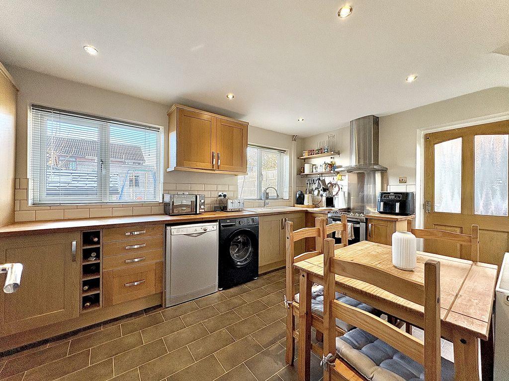 Dining kitchen