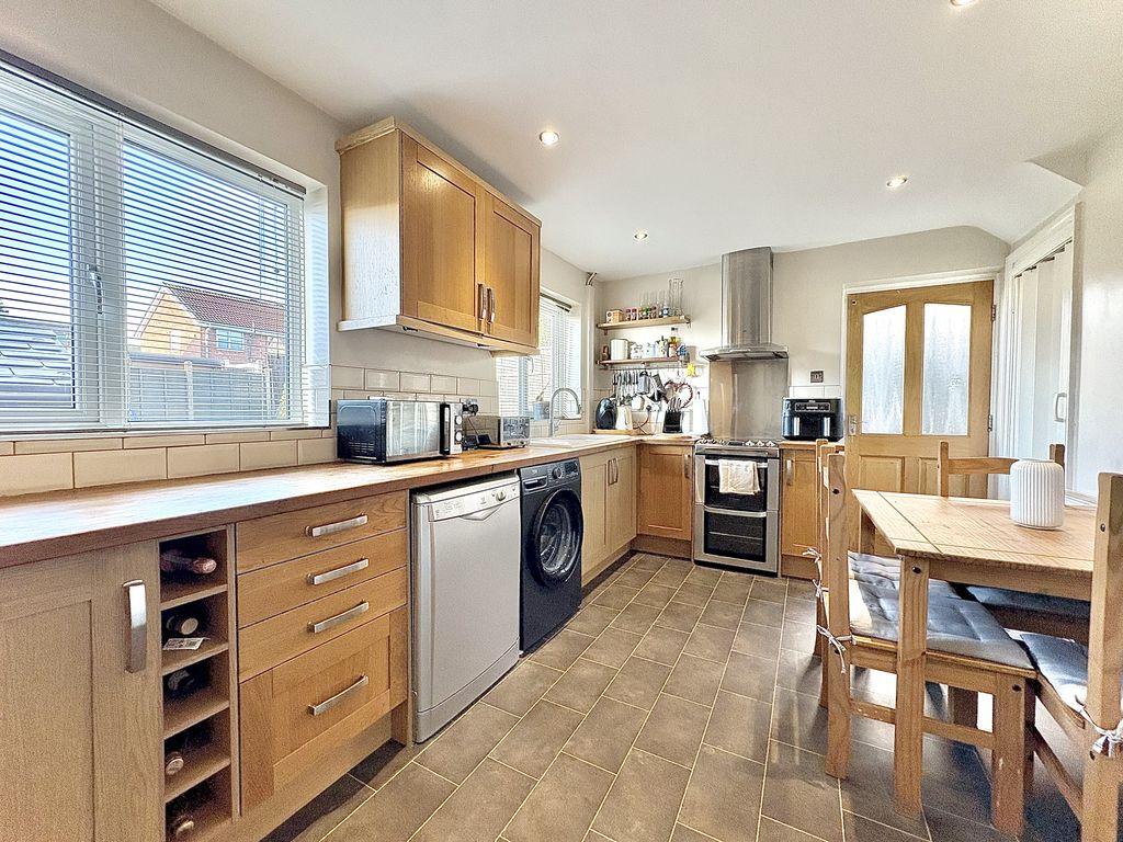 Dining kitchen