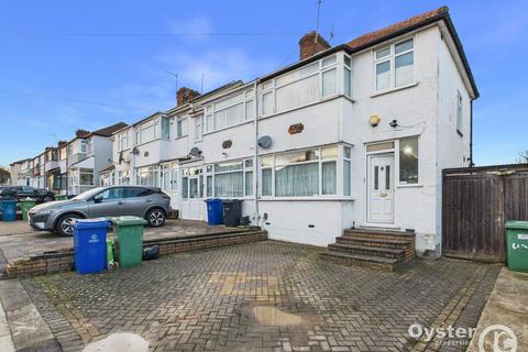 3 bedroom semi-detached house to rent, Whistler Gardens, Edgware, HA8