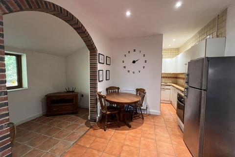2 bedroom apartment to rent, Spronketts Lane, Haywards Heath