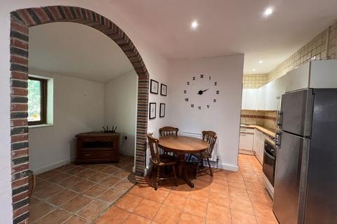 2 bedroom apartment to rent, Spronketts Lane, Haywards Heath