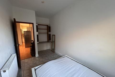 2 bedroom apartment to rent, Spronketts Lane, Haywards Heath