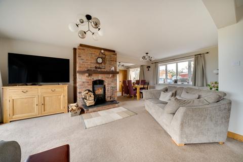 5 bedroom detached house for sale, Bell Lane, Broadheath, WR15