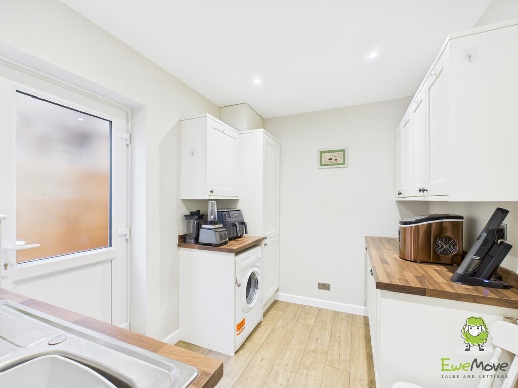 Ewe Move Estate Agents Fleet - Highdown - Utility