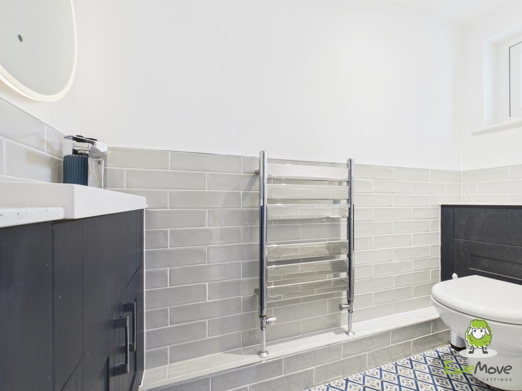 Ewe Move Fleet - Highdown - Bathroom