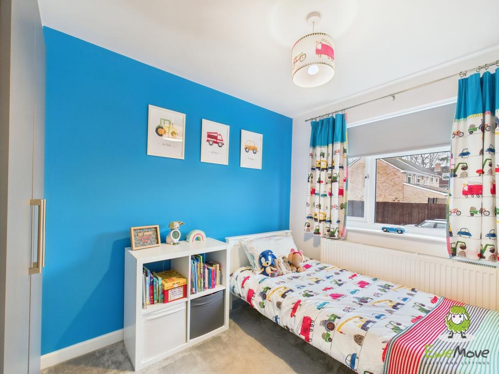 Ewe Move Estate Agents Fleet - Highdown - Bedroom 3