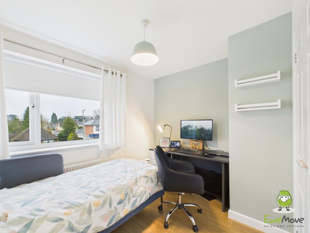 Ewe Move Estate Agents Fleet - Highdown - Bedroom 4