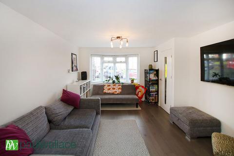 3 bedroom terraced house for sale, Smarts Green, West Cheshunt