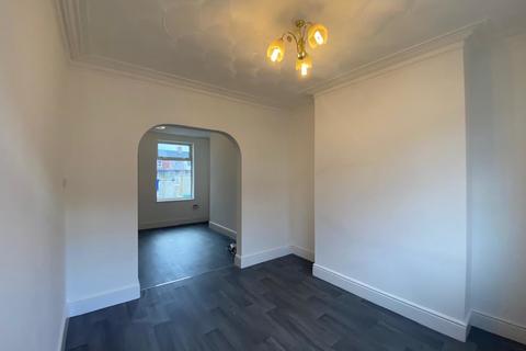 2 bedroom terraced house to rent, Malborough Avenue