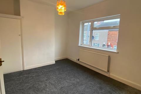 2 bedroom terraced house to rent, Malborough Avenue