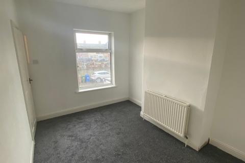 2 bedroom terraced house to rent, Malborough Avenue