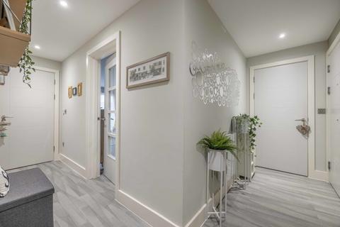 2 bedroom apartment for sale, Flat Vanburgh Court, 26-40, Stoke Road,, SL2