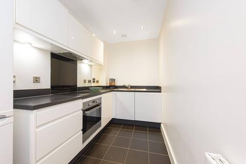 3 bedroom flat to rent, Telegraph Avenue, Colindale, London, NW9