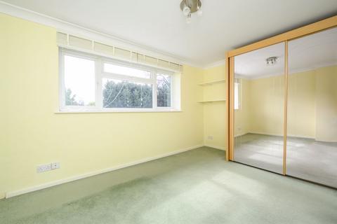 undefined, Wilton Gardens, Walton-On-Thames