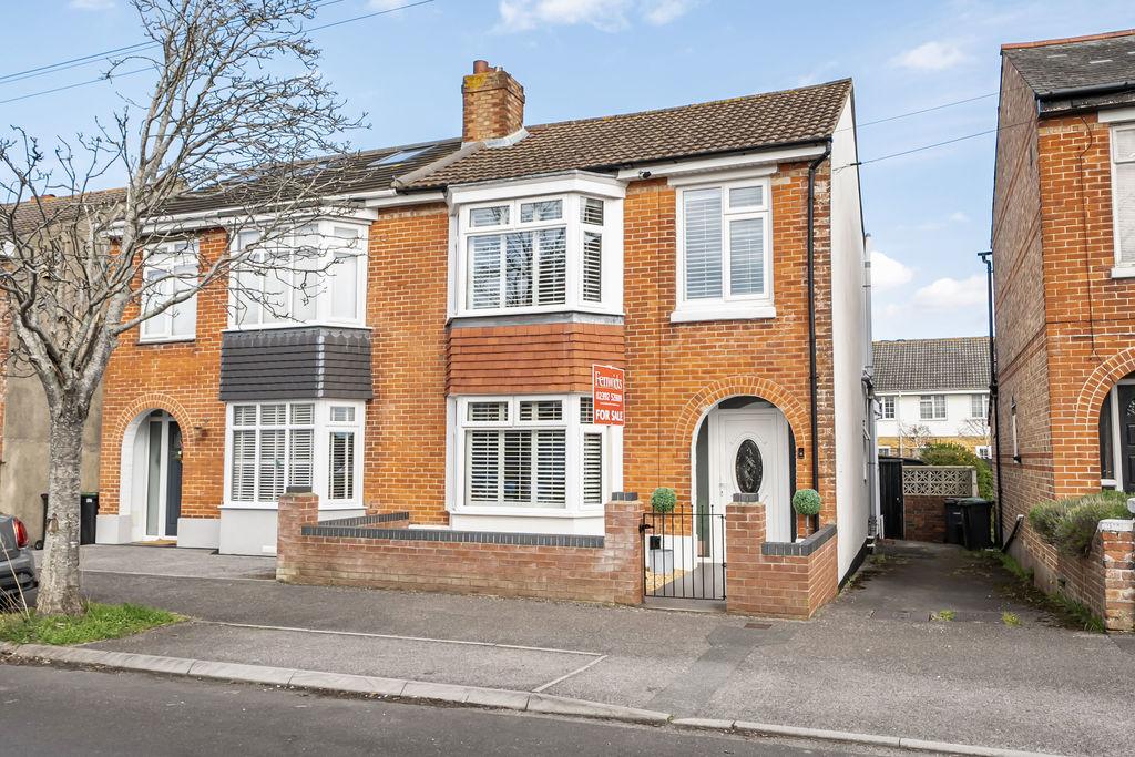 Oval Gardens Gosport PO12 3 Bed Semi detached House For Sale 365 000 oval-gardens-gosport-po12-3-bed-semi-detached-house-for-sale-365-000