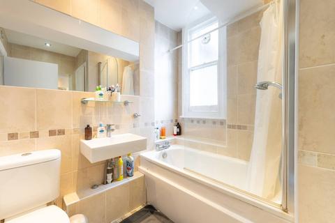 1 bedroom flat to rent, Pembridge Gardens, Notting Hill Gate, London, W2