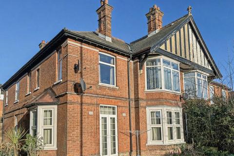 Birches Rise - Fully Refurbished, First Floor Apartment