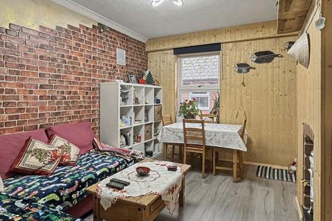 1 bedroom apartment for sale, Birches Rise - Fully Refurbished, First Floor Apartment