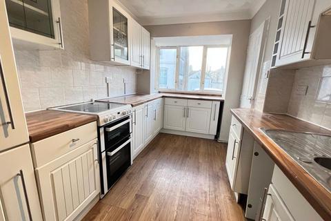 3 bedroom house to rent, Admiralty Street, Plymouth - Spacious three bedroom home