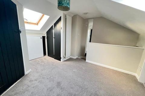 3 bedroom house to rent, Admiralty Street, Plymouth - Spacious three bedroom home