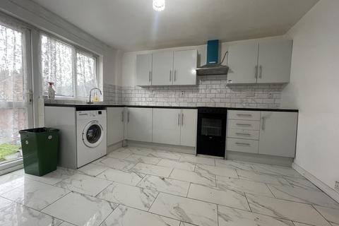 3 bedroom terraced house to rent, Whitehall Road, Uxbridge, UB8