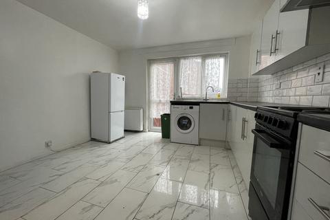 3 bedroom terraced house to rent, Whitehall Road, Uxbridge, UB8