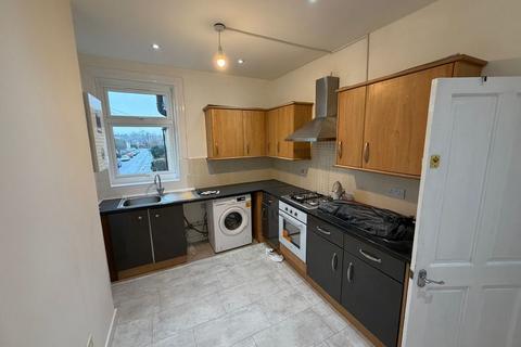 2 bedroom apartment to rent, Alexandra Road, Uxbridge, UB8