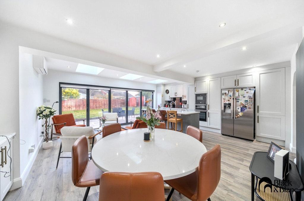 Kitchen/Dining