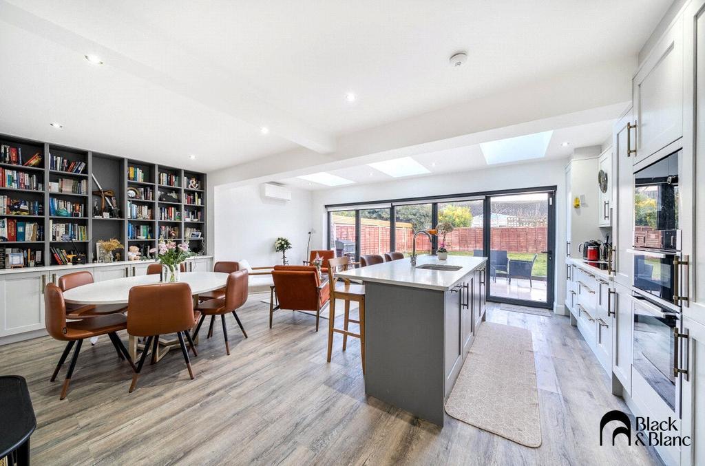 Kitchen/Dining