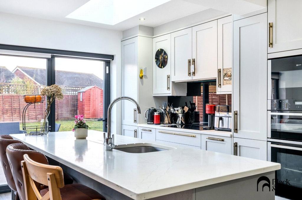 Kitchen/Dining
