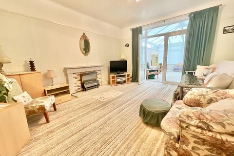 3 bedroom detached house for sale, Holmfield Avenue, Boscombe East