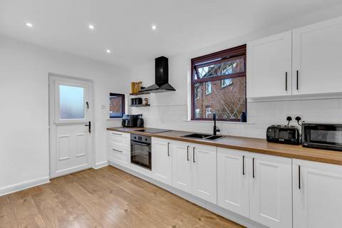 3 bedroom property for sale, Two Bridges Road, Newhey, Rochdale, OL16 3RP