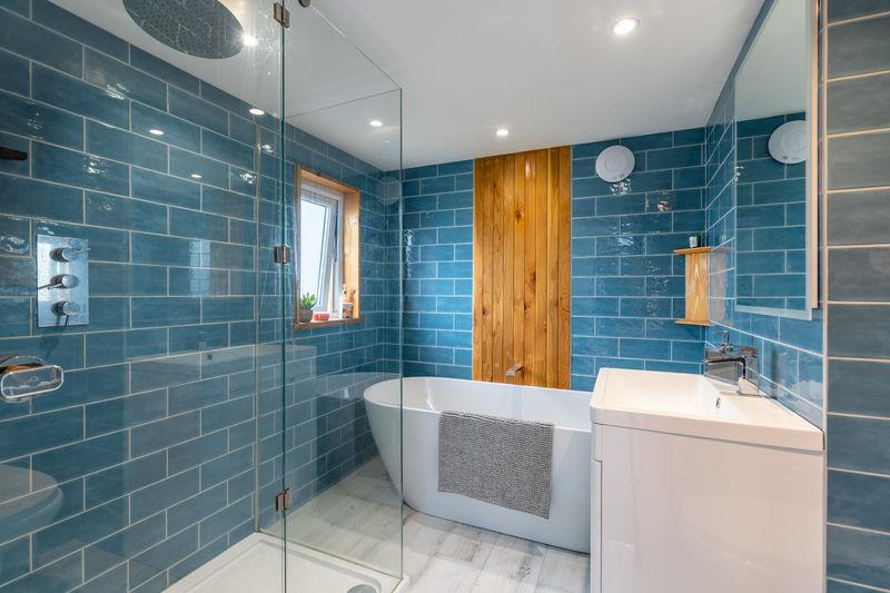 Ensuite To...
