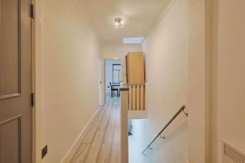1 bedroom apartment to rent, Fortune Gate Road, London