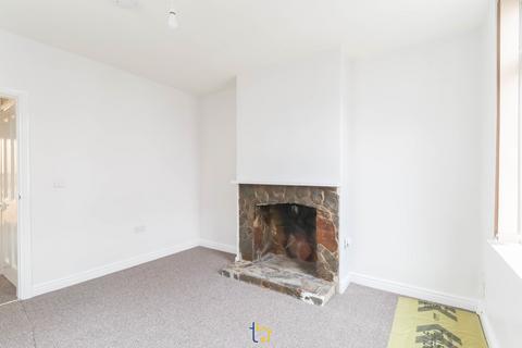 3 bedroom end of terrace house to rent, Manor Street, Hinckley