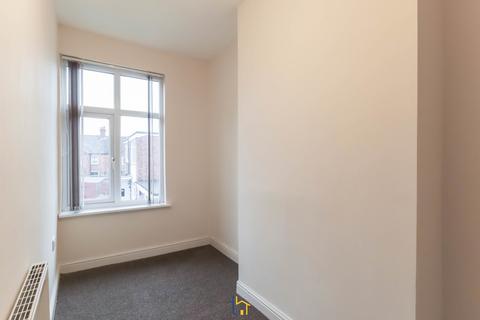 3 bedroom end of terrace house to rent, Manor Street, Hinckley