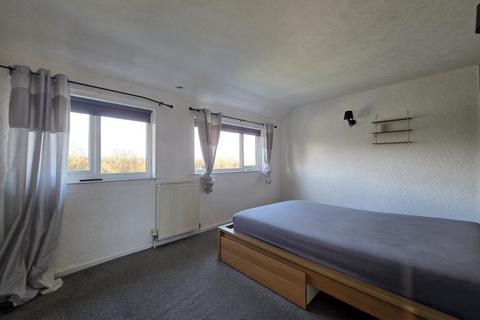 2 bedroom semi-detached house to rent, Nibshaw Lane, Gomersal