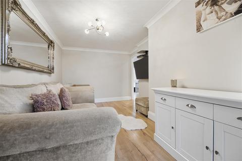 3 bedroom end of terrace house for sale, Glaisyer Way, Iver SL0