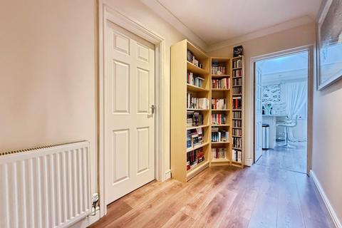 3 bedroom semi-detached house for sale, Clos-Glanlliw, Pontlliw, Swansea, West Glamorgan, SA4