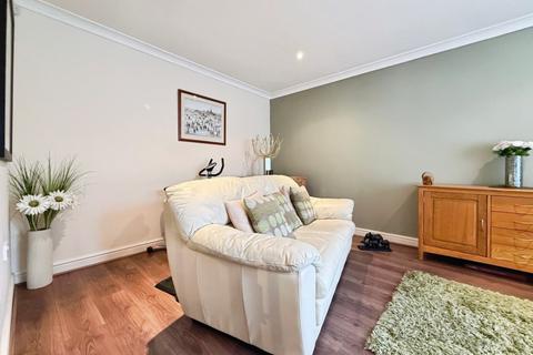 3 bedroom semi-detached house for sale, Clos-Glanlliw, Pontlliw, Swansea, West Glamorgan, SA4