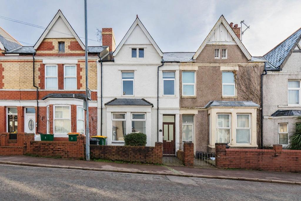 Newport NP19 3 bed terraced house for sale - £220,000