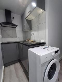 1 bedroom flat to rent, Water Meadow Lane, Salford M7