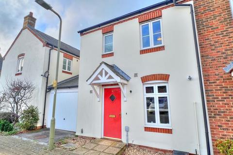 3 bedroom semi-detached house for sale, Hobbs Square, Petersfield GU31