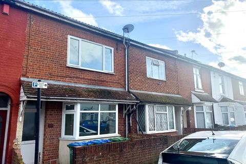 3 bedroom terraced house to rent, NORTHUMBERLAND ROAD, SO14