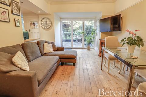 3 bedroom semi-detached house for sale, Westbury Drive, Brentwood, CM14