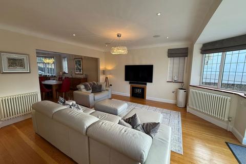undefined, Coulsdon Court Road, Coulsdon, CR5 2LL