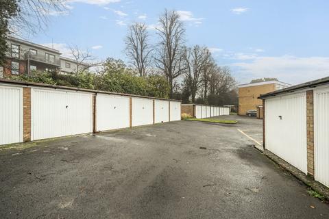 2 bedroom flat for sale, Albany Gardens, Hampton Lane, Solihull, West Midlands, B91