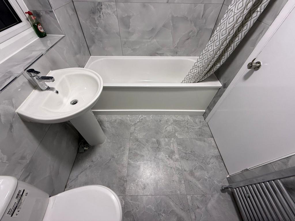 Family Bathroom Suite