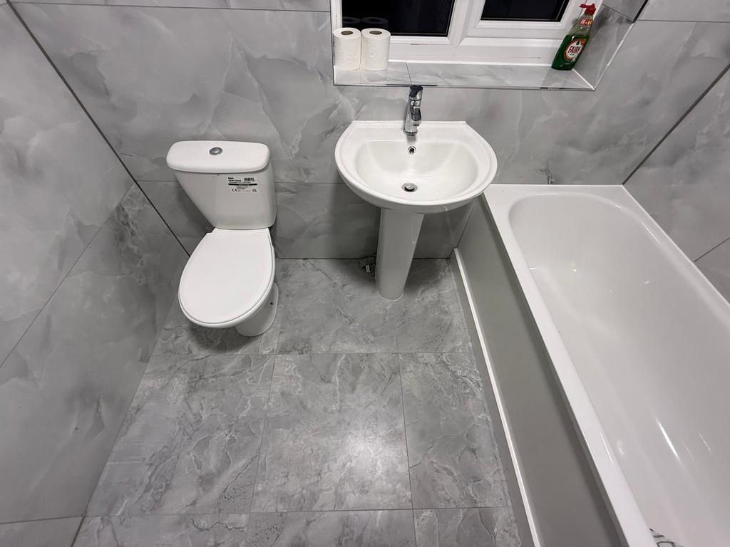 Family Bathroom Suite