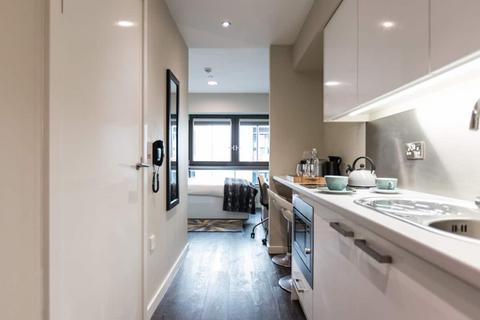 Studio to rent, Paul Street